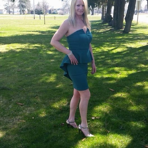 Meet your Posher, Lisa - Picture 2 of 3